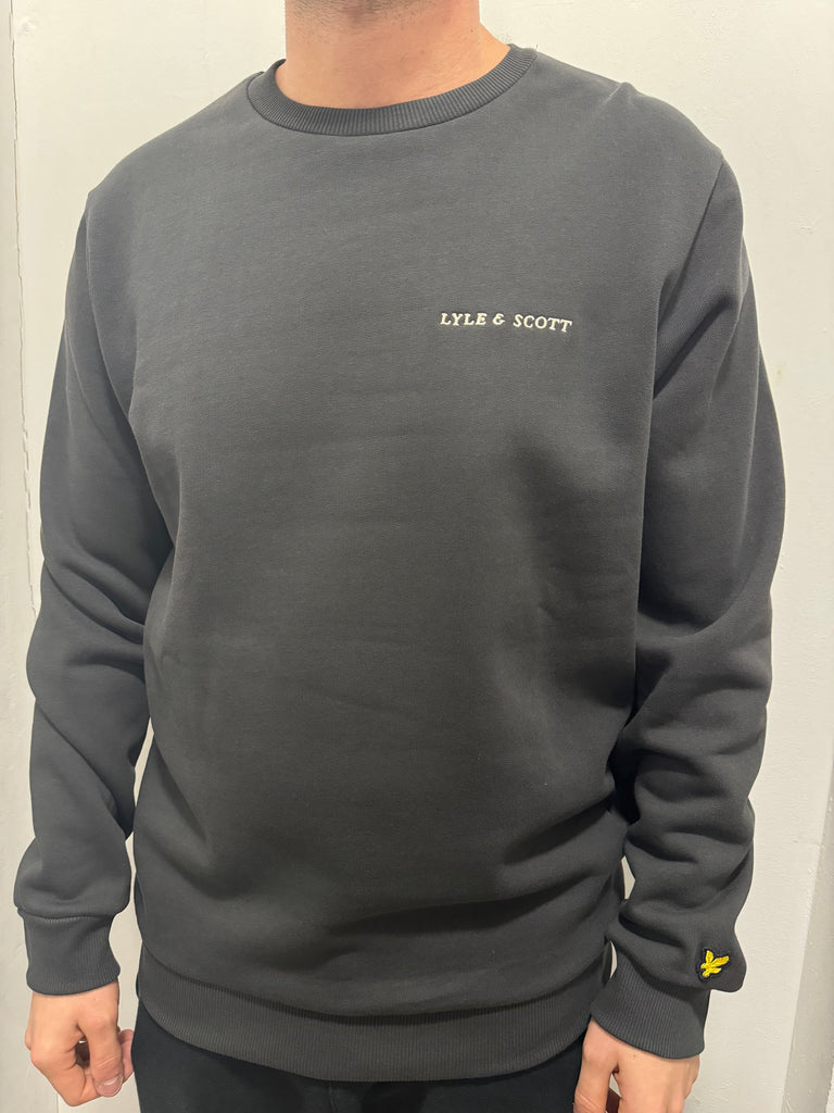 Lyle and scott sleeve 2024 pocket crew neck sweatshirt