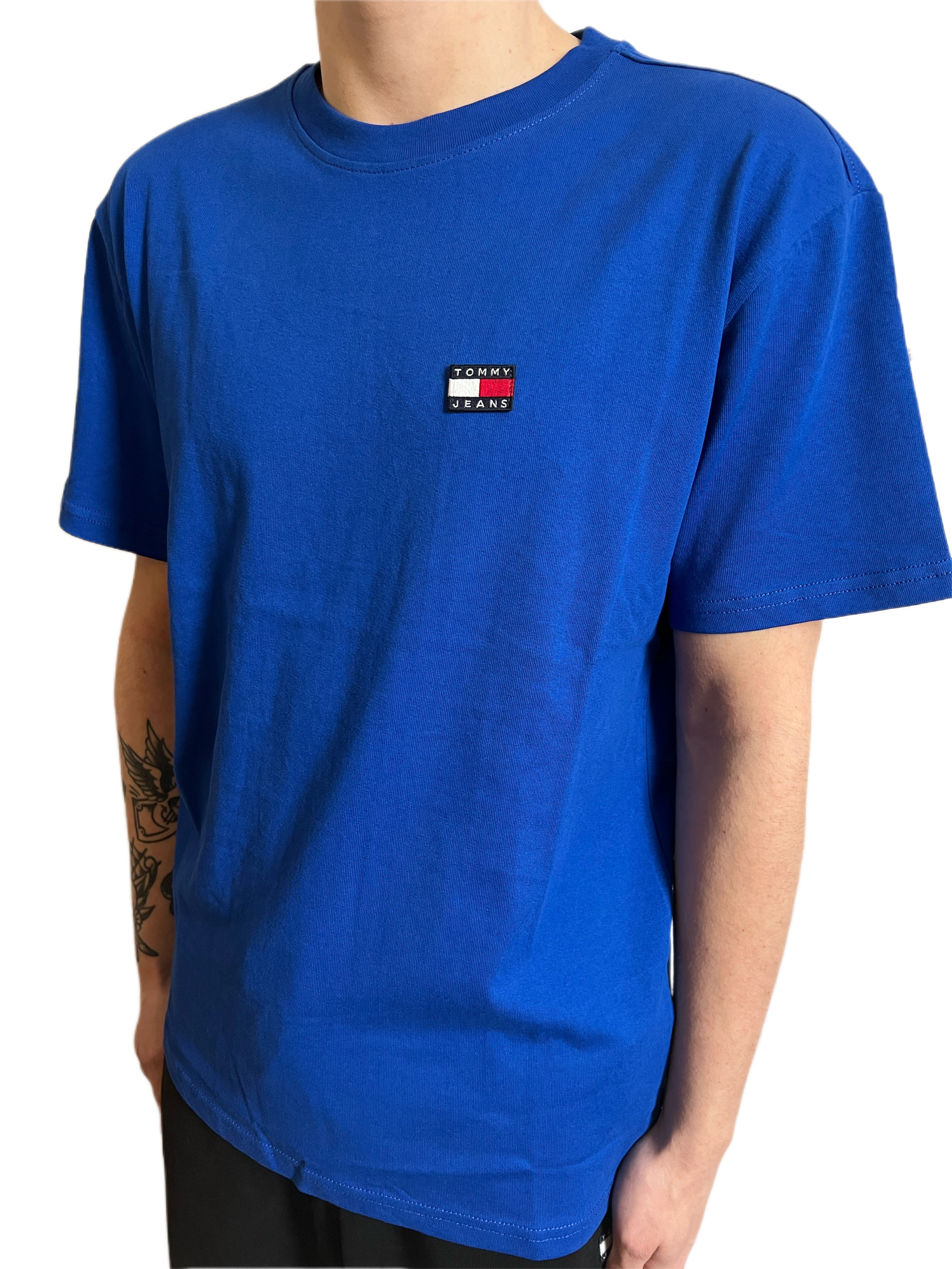 Tommy Jeans Chevron Ultra XS Tee Badge Blue Clothing - –